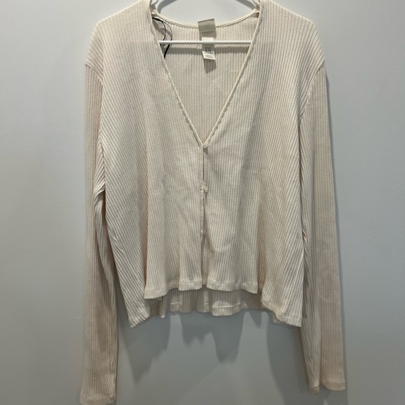 H&M Cream Ribbed V-Neck Blouse - Picture 1 of 2